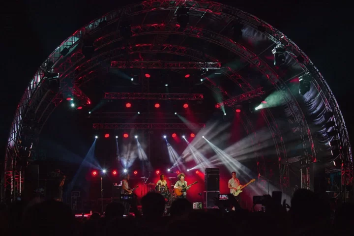 																																							<h5>LP (Laura Pergolizzi) - Technopolis Athens</h5>
																									